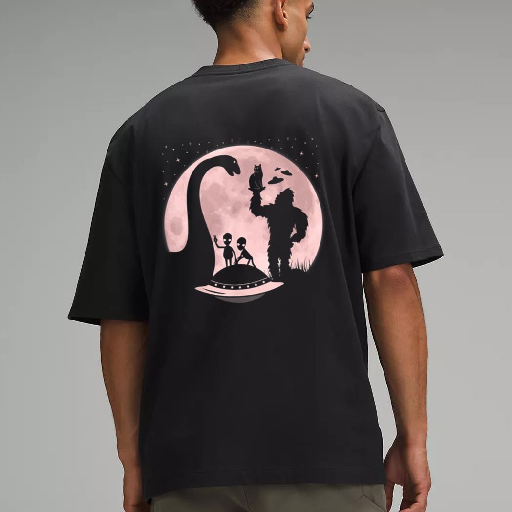 Bigfoot Loch Ness Monster Sasquatch Cat Ufo Funny Aliens Men T-Shirt